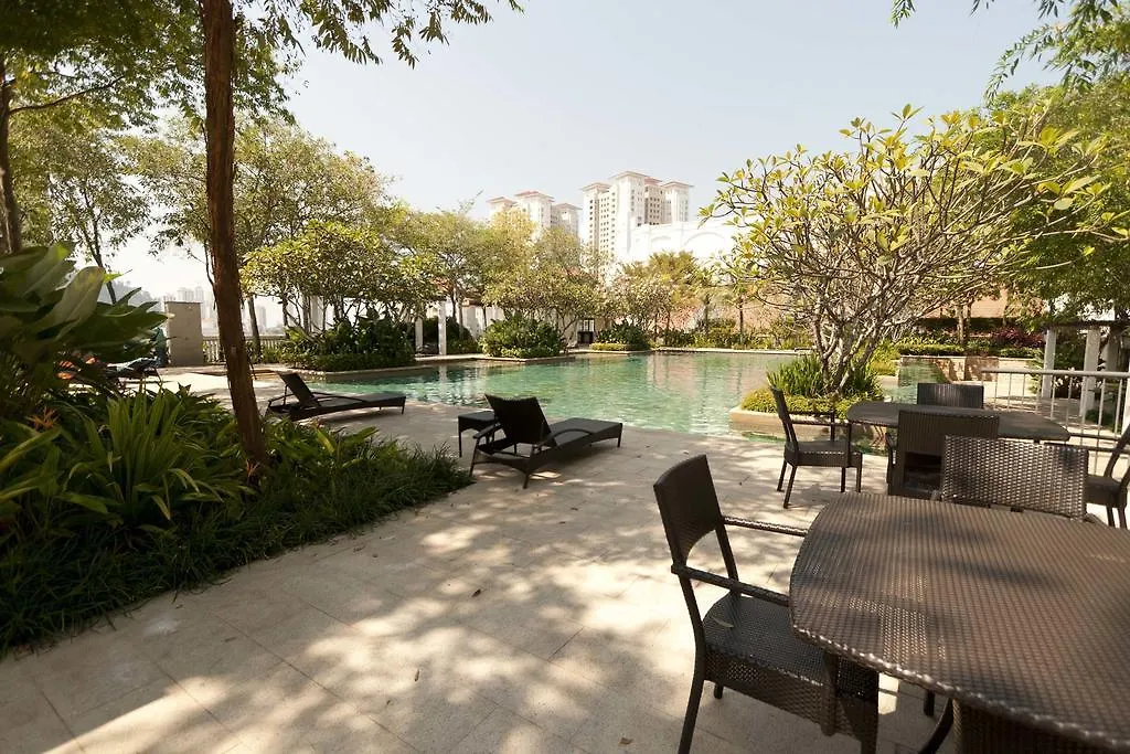 Aparthotel Profolio @ Straits Quay Tanjung Tokong 3*,